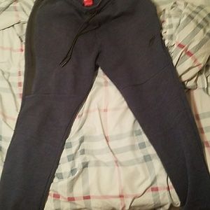 Size large dark blue nike tech sweatpants